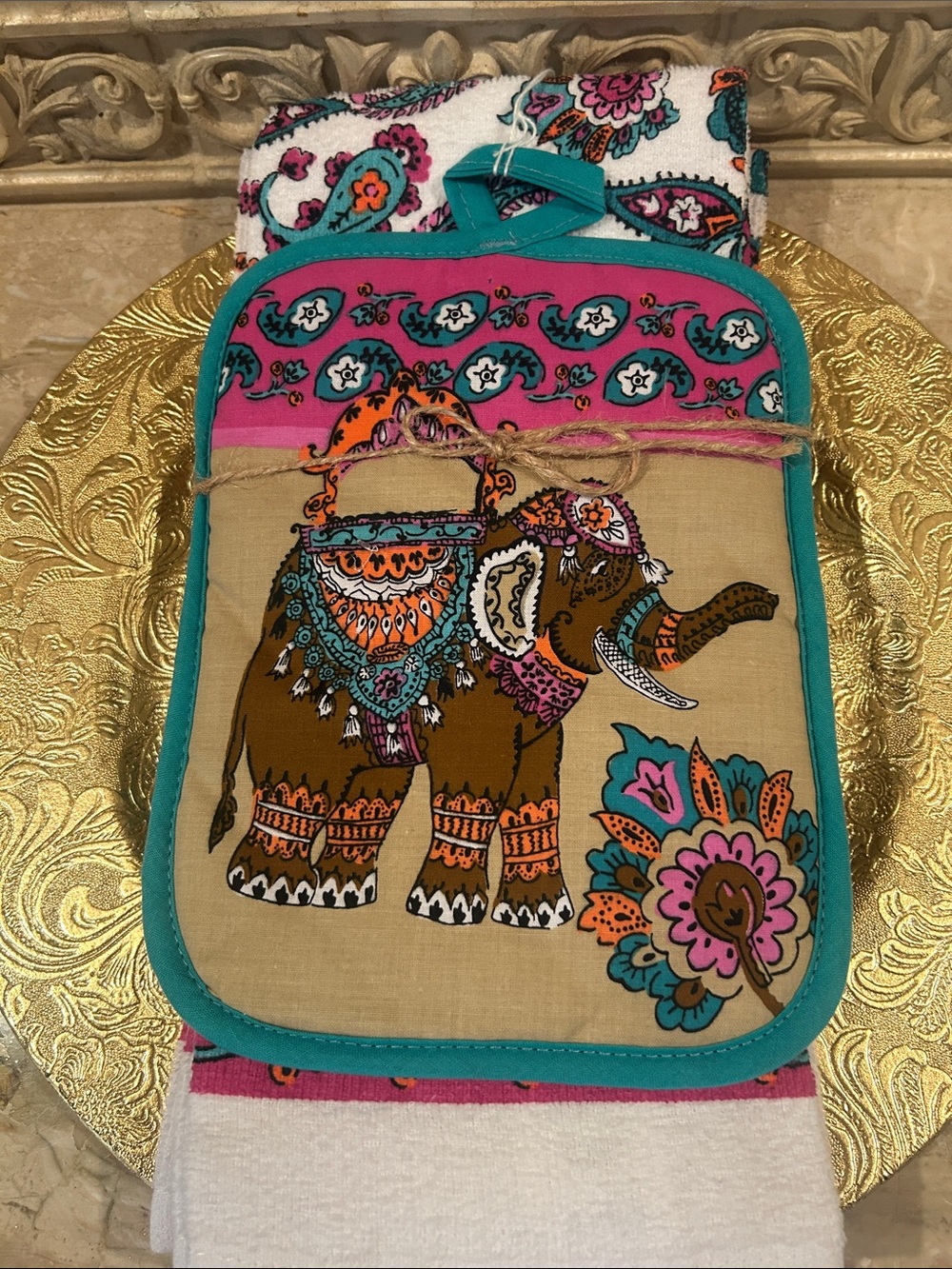 NWT Mainstays Set of 3 Kitchen Towels and Pot Holder
